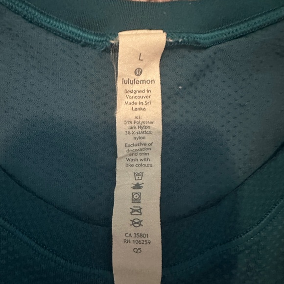 Men's Lululemon Tee - Large - Picture 3 of 3